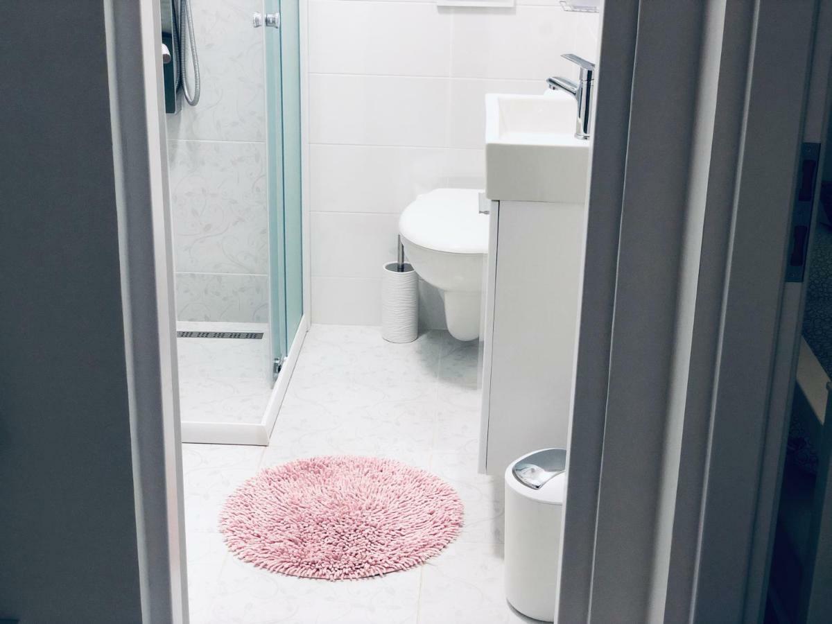 Apartman Kristina - Self Check In & Check Out Otočac Eksteriør bilde