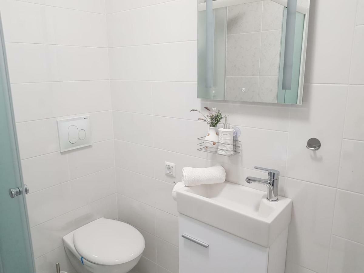 Apartman Kristina - Self Check In & Check Out Otočac Eksteriør bilde